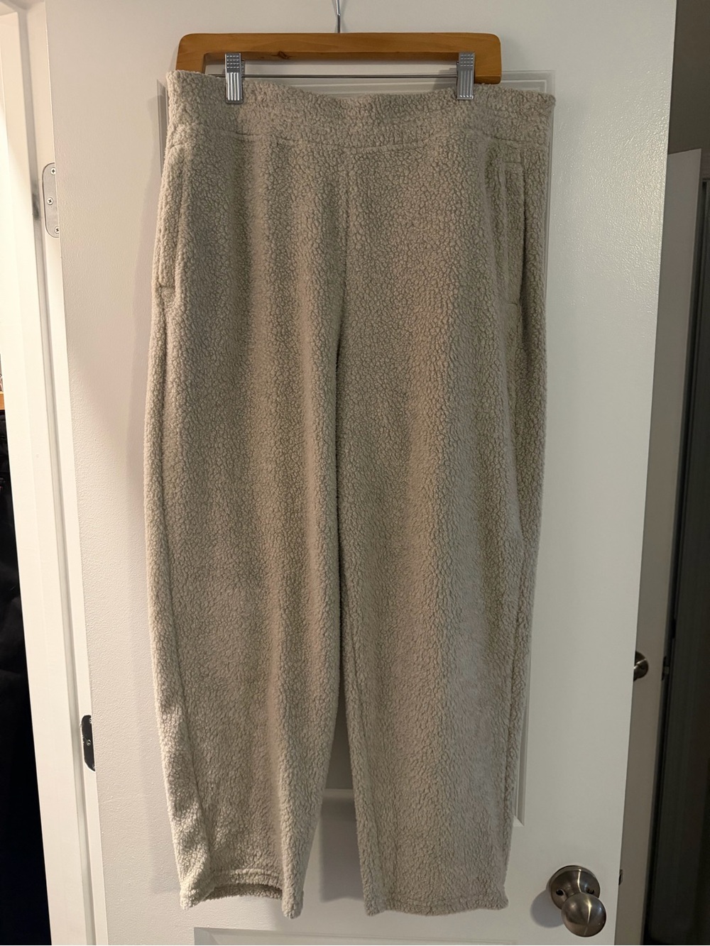 Patagonia  Cozy Sherpa Lounge Pants — Light Taupe